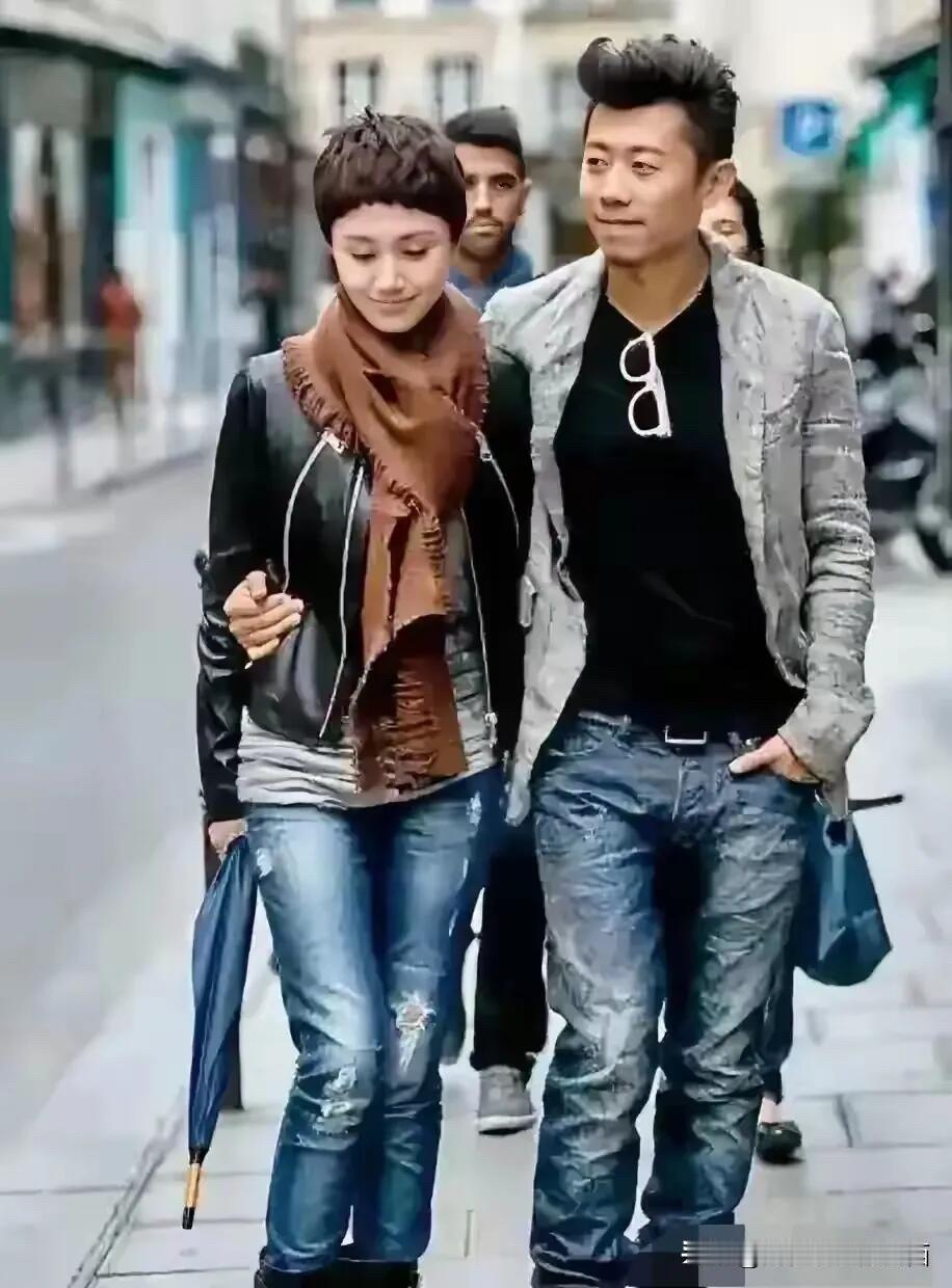 娱乐圈最不会离婚的一对夫妻，不论是长相、身高还是演技上，两个人都差不多，没有过多