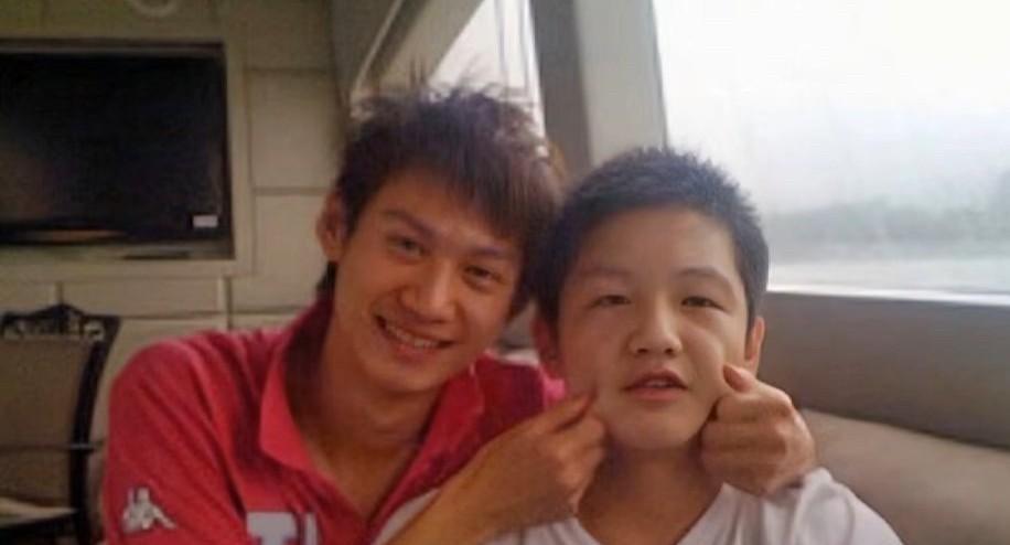 其实大家都知道，樊振东一向温良恭俭让，即使最恨他的人也找不到一丝尘埃，再加上巴黎