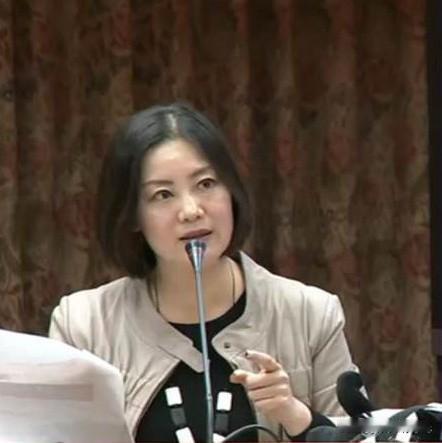 恐怕目前最高兴的应该是沈伯洋的竞办主委吴思瑶了吧，因为今天，信民两岸研究协会公布