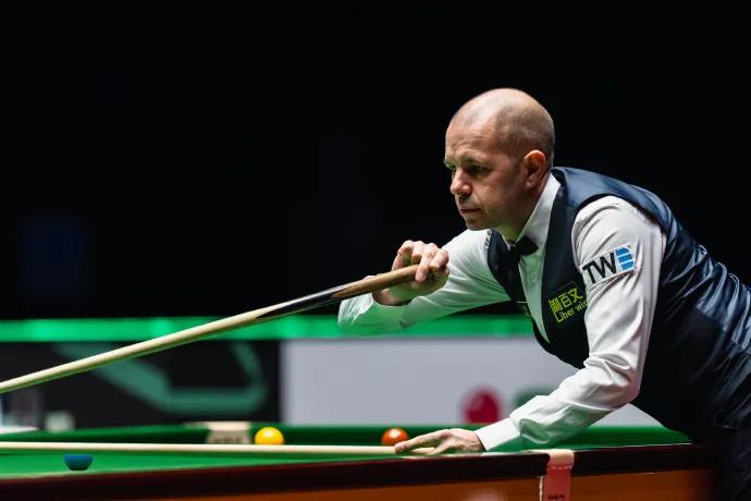 刚刚结束了一场斯诺克世锦赛首轮第一节比赛，新科威尔士公开赛冠军、世界排名第11位