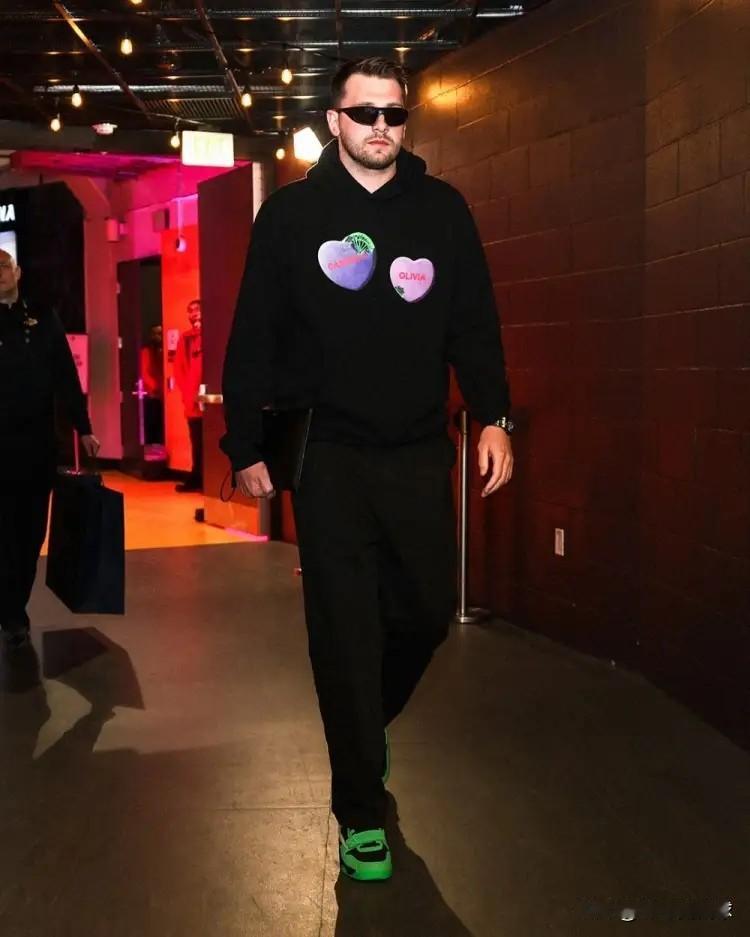 美国名嘴马克斯-凯勒曼怒斥湖人巨星东契奇！最近凯勒曼在参加的一个节目中，聊到了湖