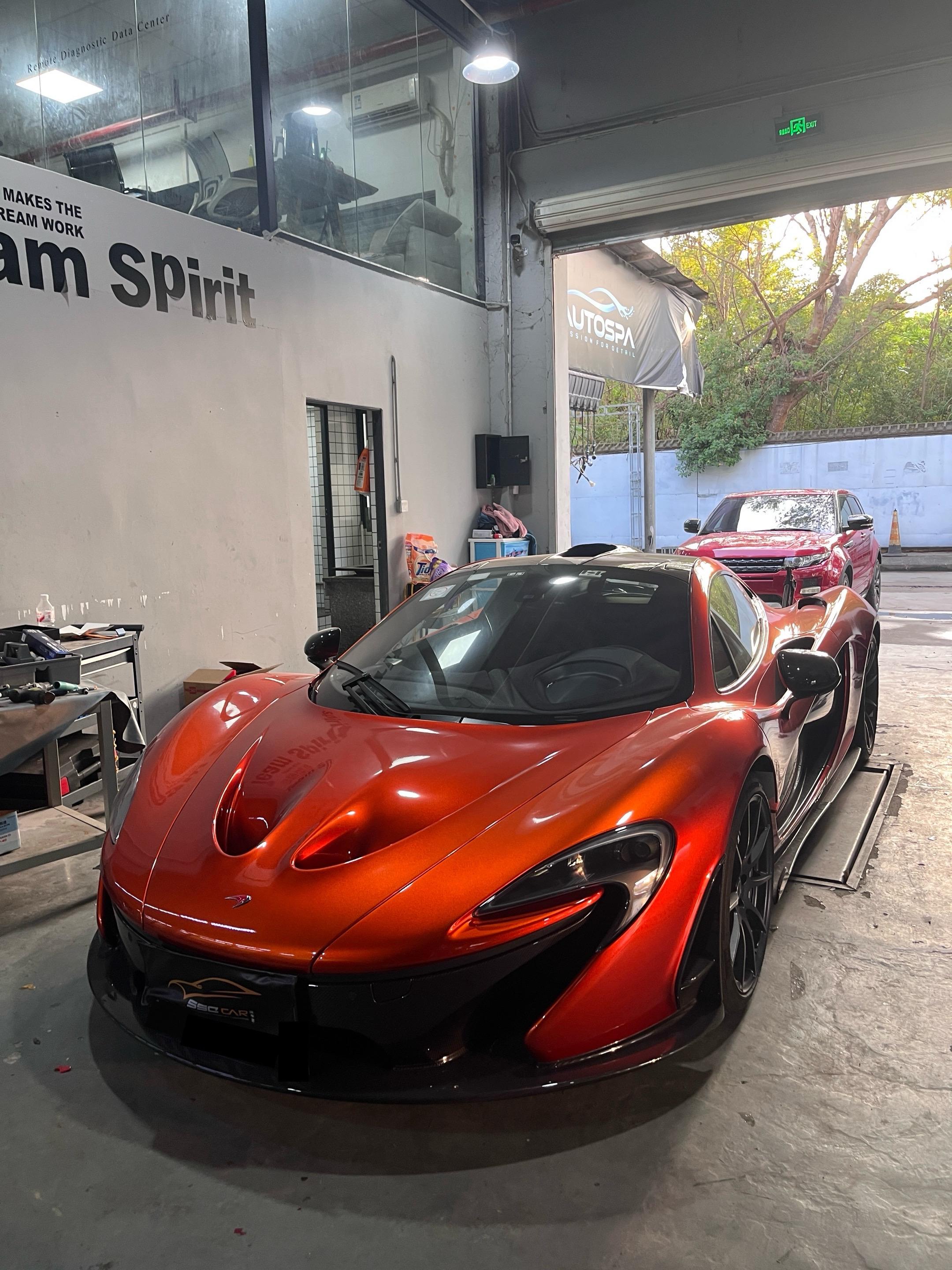 曾经的三神迈凯伦p1经典的笑脸让车迷深受喜爱，距今12年依旧很帅😍