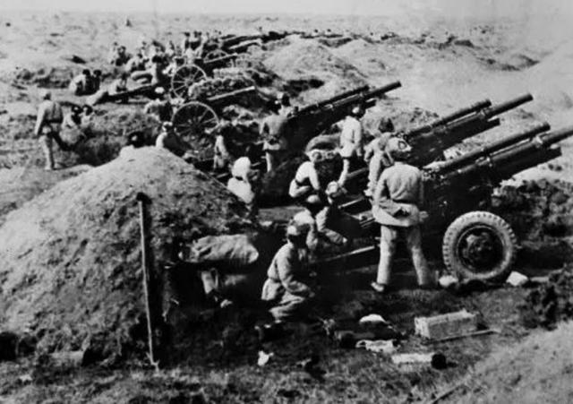 野史：1936年，战士李文安打光了子弹，结果敌人的两个骑兵挥舞着马刀冲了过来，来