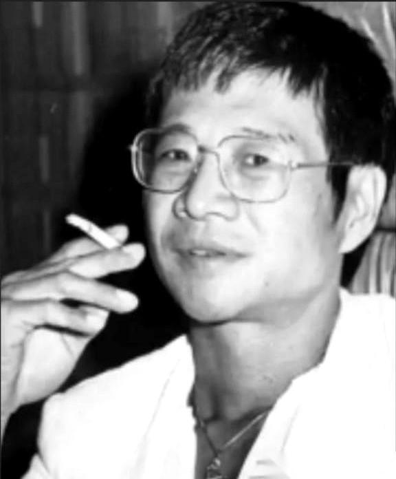 零下三十多度的大雪天，拆了座木桥烧火取暖，这事儿换你，你干不干？他干了。代价是