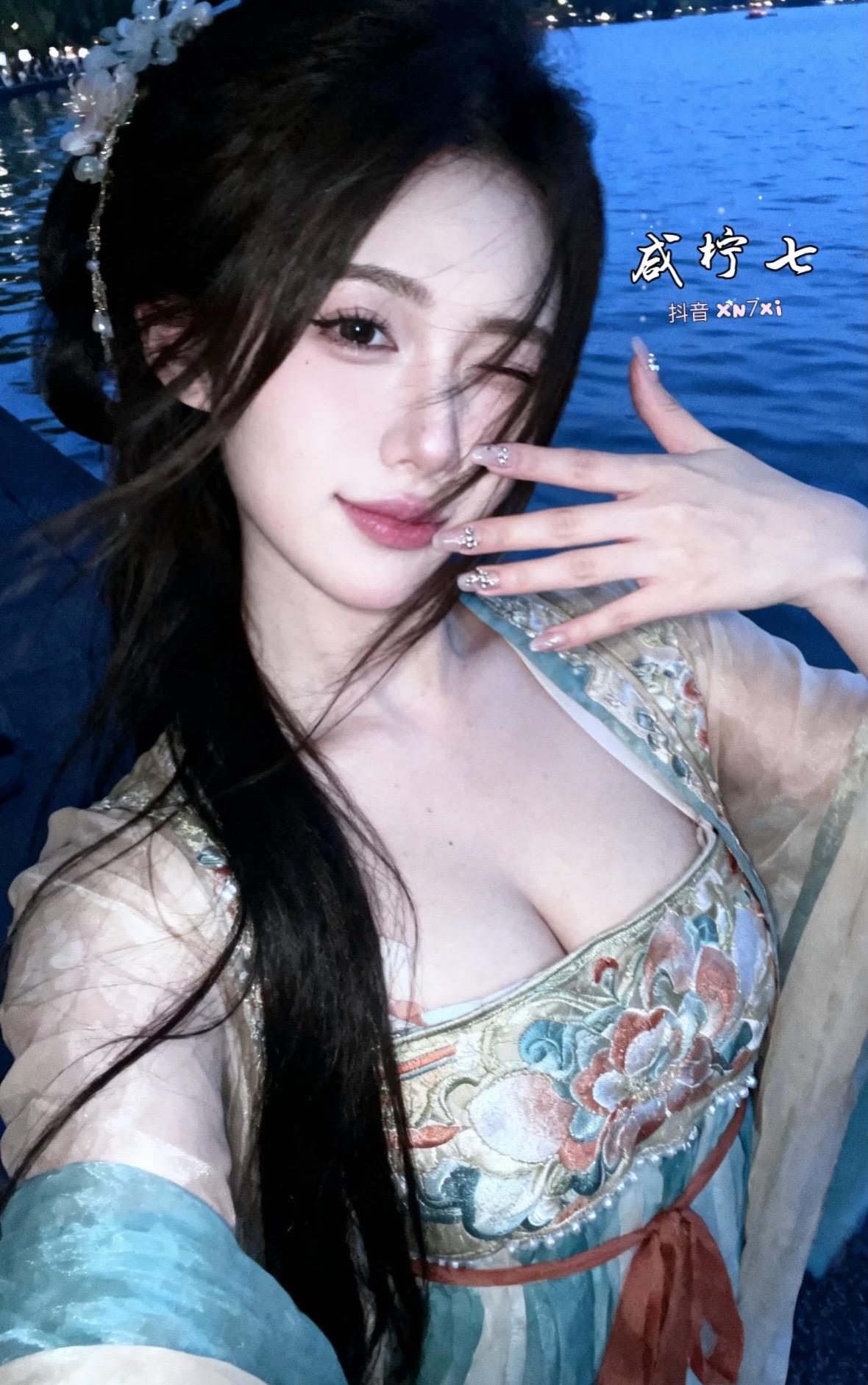 汉服美女御姐辣妹热门