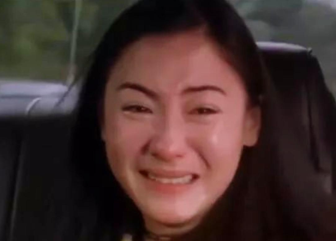 这下，连谢霆锋也沉默了，根源在2011年的合同，当时她签了拍4部电影，提前拿了4