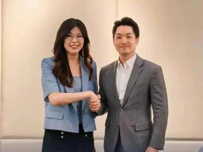 以前在台湾岛内政坛上蹦跶得欢实的蓝绿白三大阵营，现在一个个都慌了神，为啥呢？因为