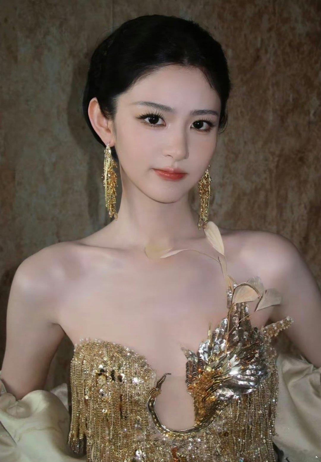 赵晴美商赵晴的美商赵晴的美商，真的越来越好看了赵晴4.0​​​​