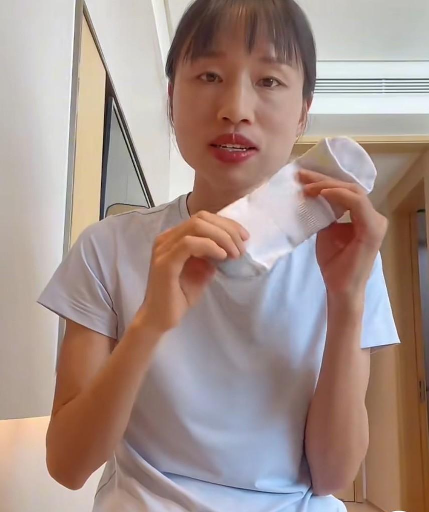 去年兰州马拉松前一天，“最快女护士”张水华在直播间带货一款跑步专用的袜子……第