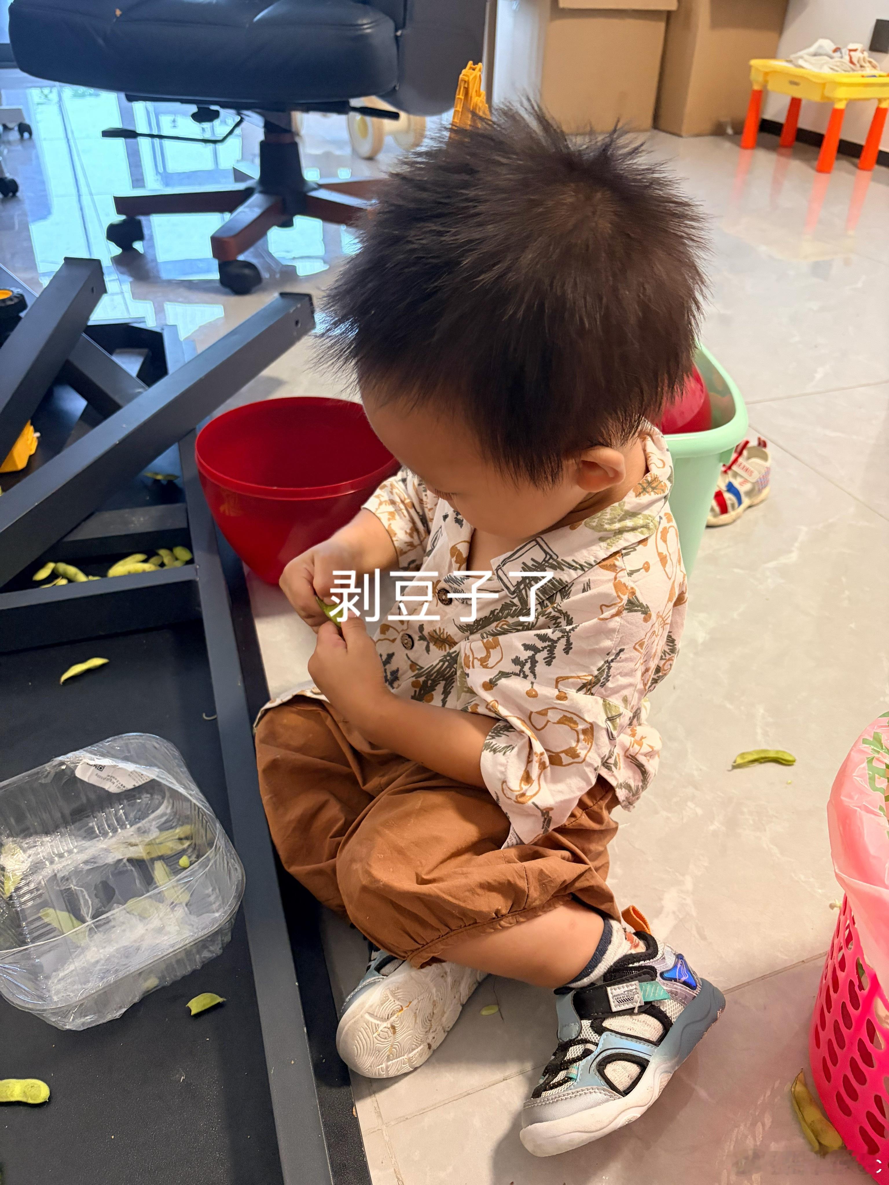 人类幼崽昨天和今天新学了两个字“不要，不要”