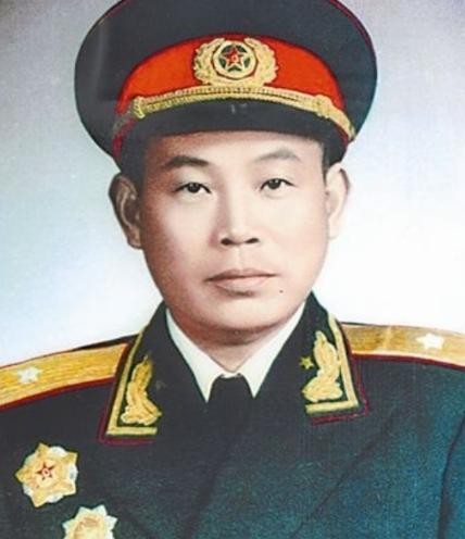 1950年，志愿军缴获了3000条毛毯，89师政委王直却下令全部剪碎，战士们不理