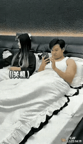 都扎头发了，还不赶紧跑[大笑]