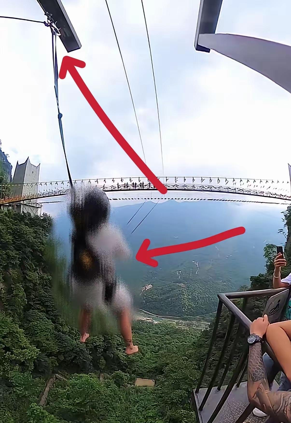 有些事，细想一下，后背真的发凉……我敢说，如果那天站在四川那个悬崖秋千上的，是