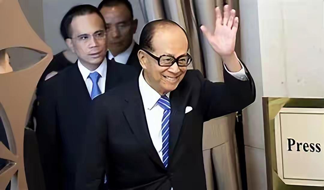 【228亿打水漂到底谁之过？】李嘉诚的228亿打了水漂，到底是谁的责任？美国