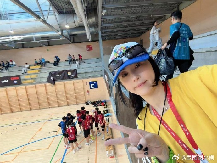 张柏芝二儿子长这么大了张柏芝二儿子15岁身高，还是打排球的欸！张柏芝二儿子1