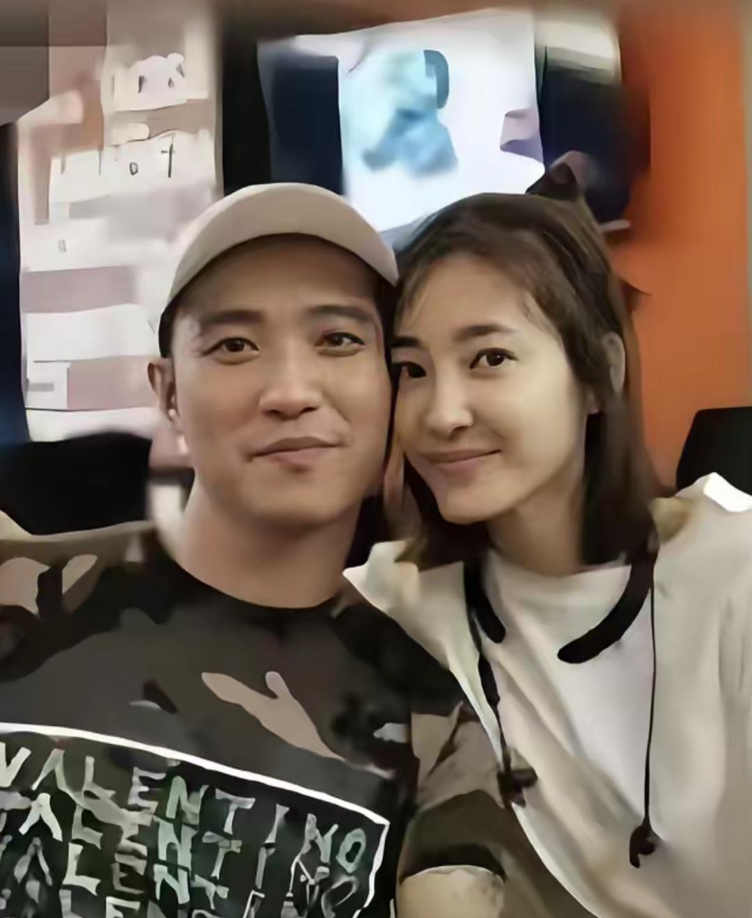 曾经那个素颜女神王丽坤，被老公给坑惨了。她老公詹浩礼，表面上是个开影视公司的