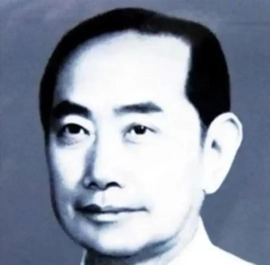 1947年8月，国民党师长李铁民下令将一百多地下党杀害，少将韩君明劝他：“老铁，