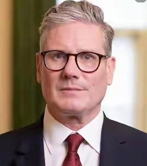 我宣布，比马克龙更“狠”的人出现了，不是普京，不是拜登，而是英国首相基尔·