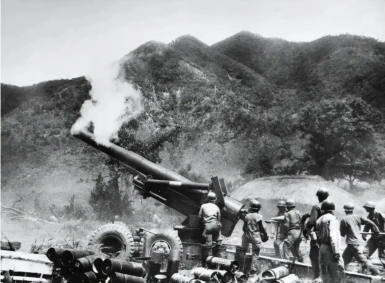 炊事员上战场，弹药打光了怎么办，那天下午，394.8高地安静得吓人。炮声刚停，炊