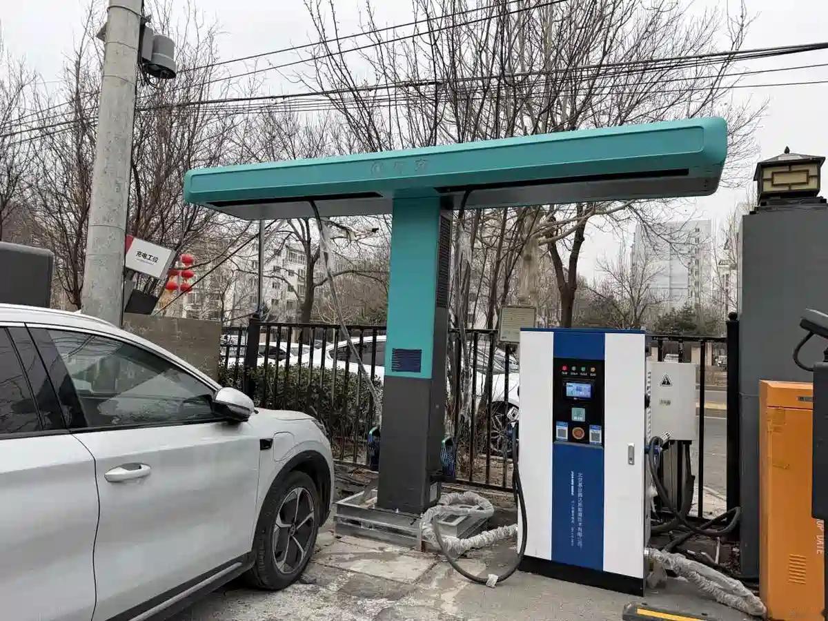 日前我们获悉，比亚迪将于3月5日举办技术发布会，有望发布兆瓦闪充2.0、第二代刀