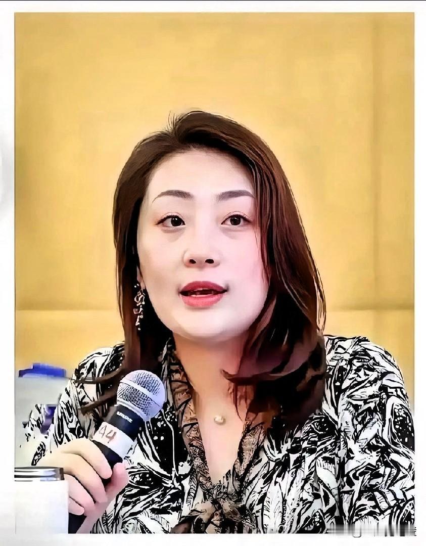 我怀疑娃哈哈跟宗馥莉一起给宗泽后做局呢。宗泽后刚刚弄出“娃小智”想着对标宗馥莉