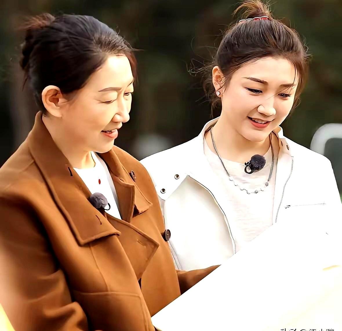 张泉灵问陈梦：“我现在就操心一件事，你怎么找对象？”陈梦说：“妈妈很着急，但我不