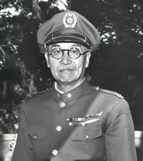 1914年，31岁的阎锡山，娶了14岁的小妾，洞房之夜，阎锡山对小妾说：“你躺下