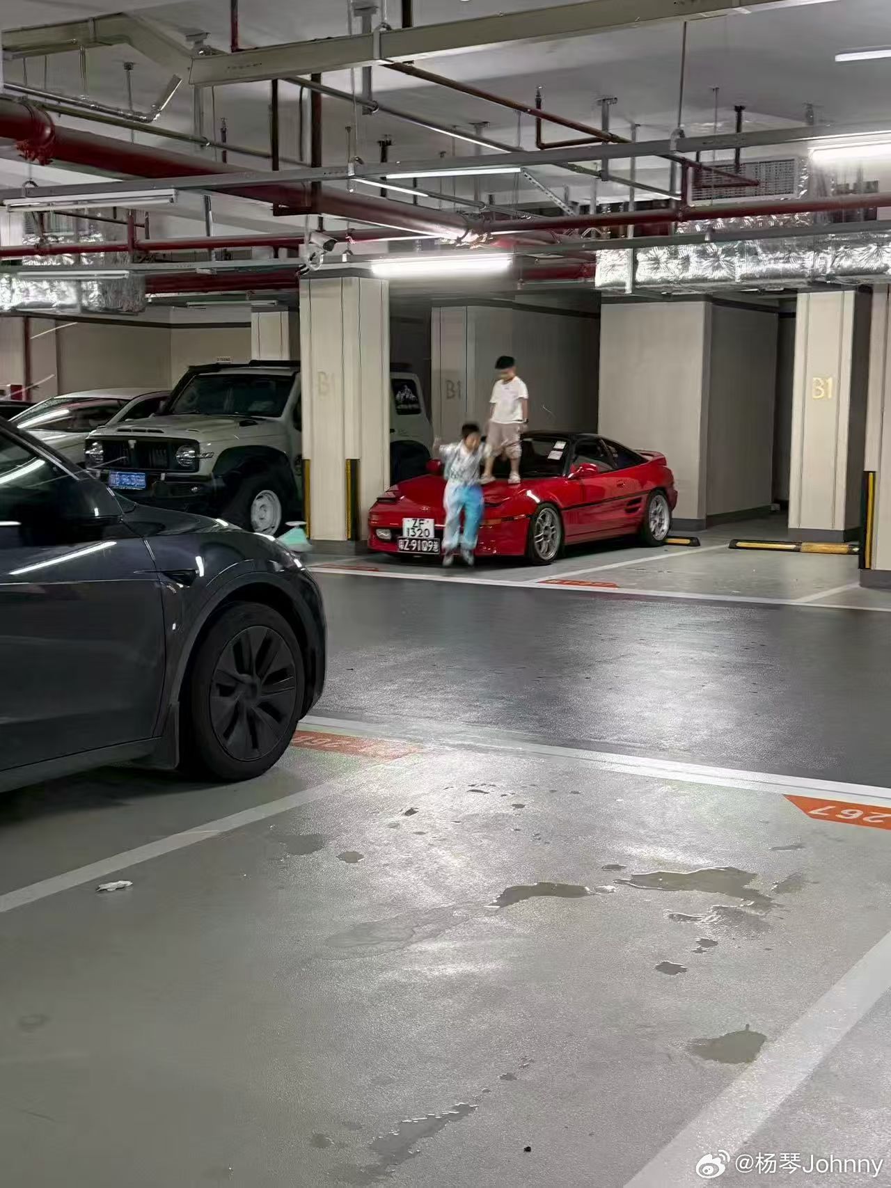 不知这车主怎么想[笑着哭]​​​