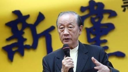 中美之间，已经没有回头路了。美国手里的绳子，已经勒住中国经济的咽喉；而中国手里的