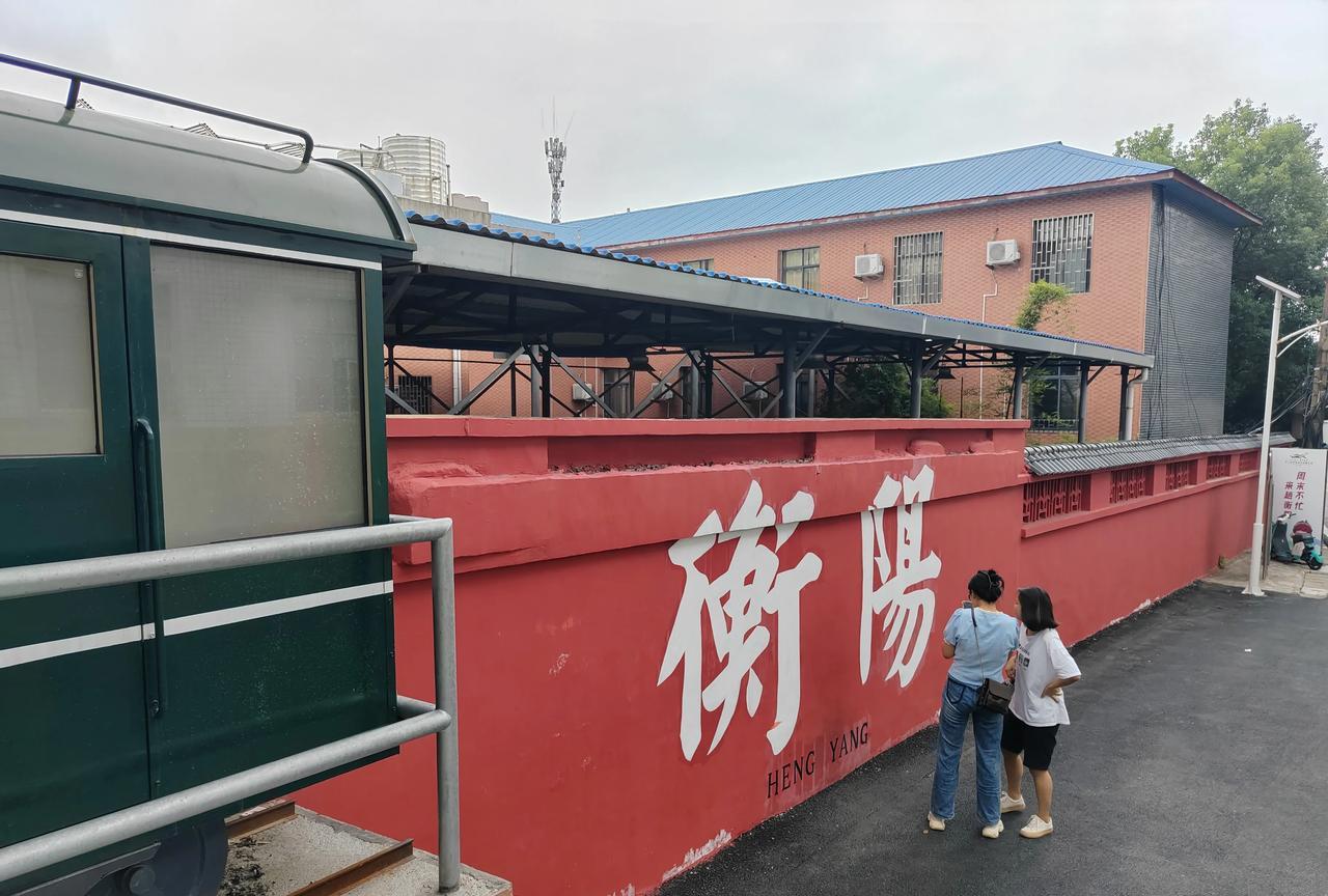 从去年开始，我萌生一个想法：回湖南老家衡阳再买一套房。上世纪九十年代我因为工作