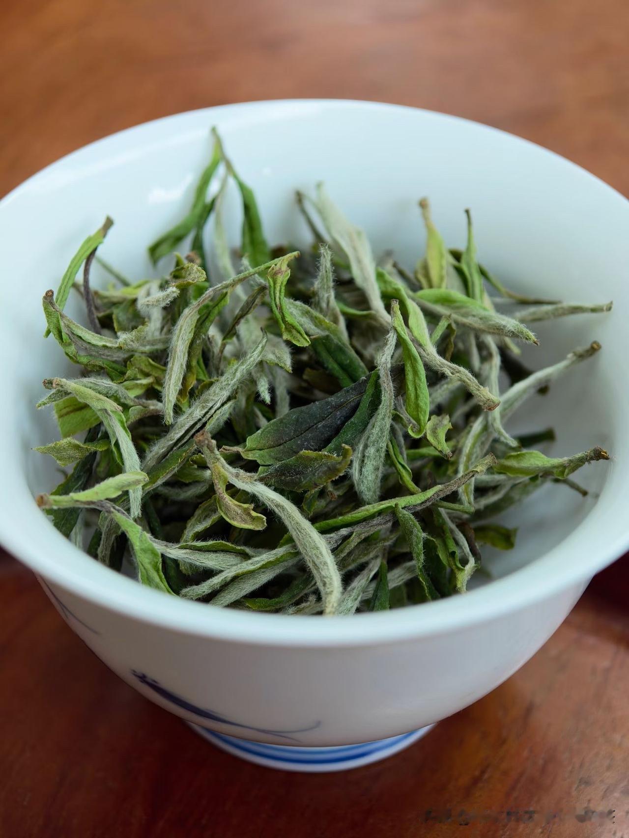 这5类白茶千万别囤！越存越废，很多茶友踩坑很多茶友买白茶，一心想着长期收藏陈化