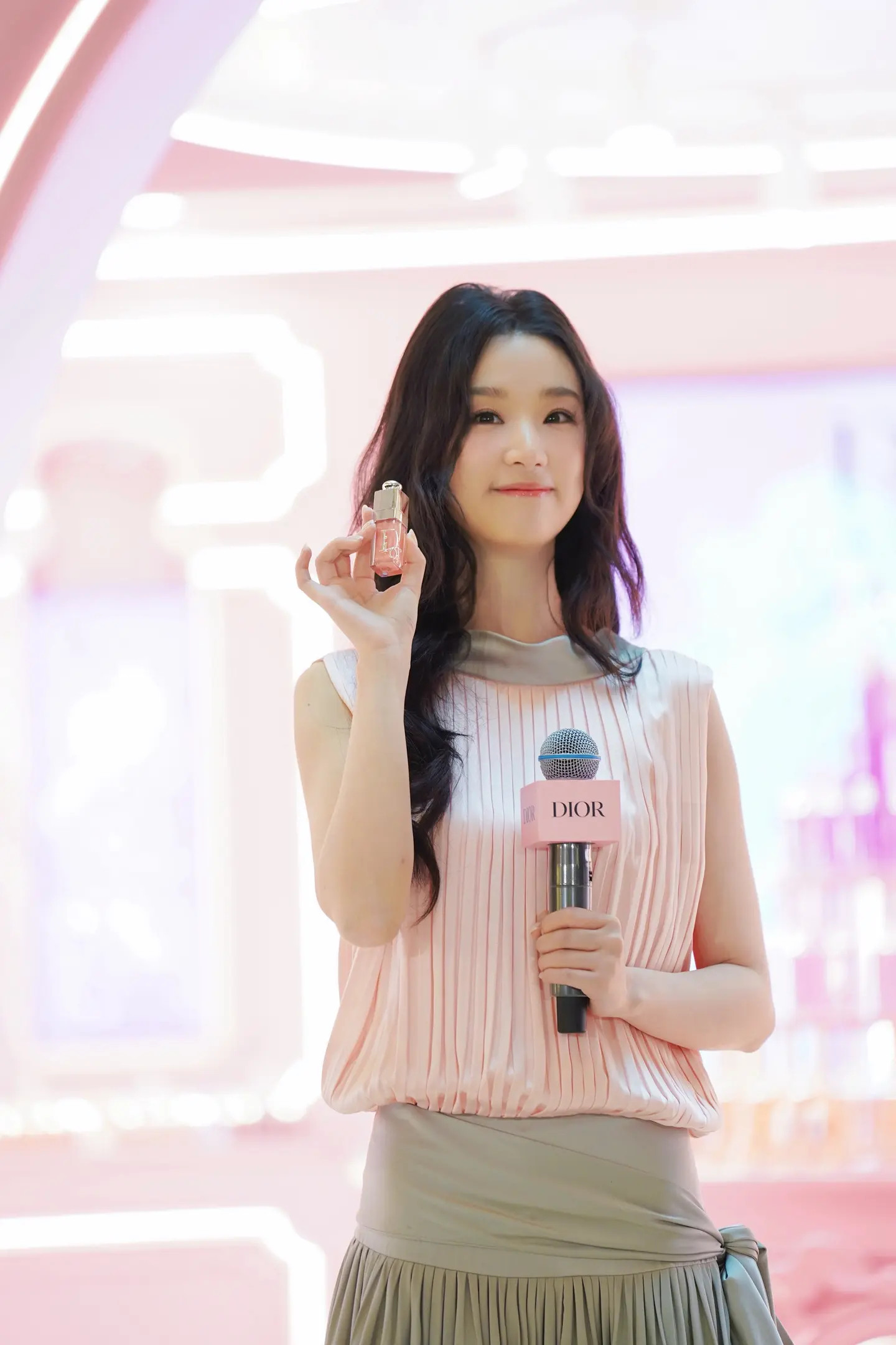 好漂亮的王小亿，水蜜桃公主