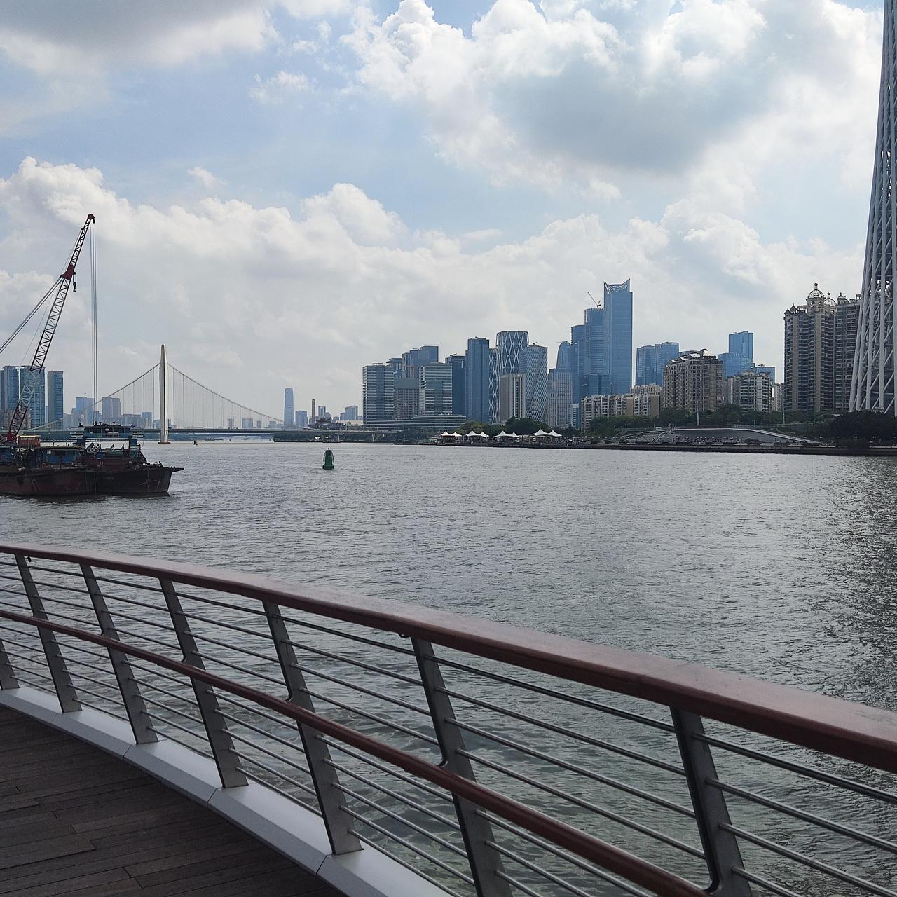 突发奇想，为什么不可以？既然老人退休金不能一视同仁，为什么对老人优待却要一视