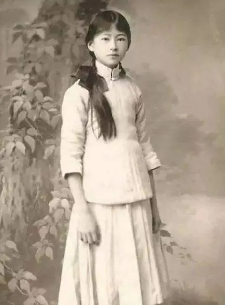 林徽因为何女性缘差？母亲的负面情绪，影响了才女一生。林徽因，民国数一数二的