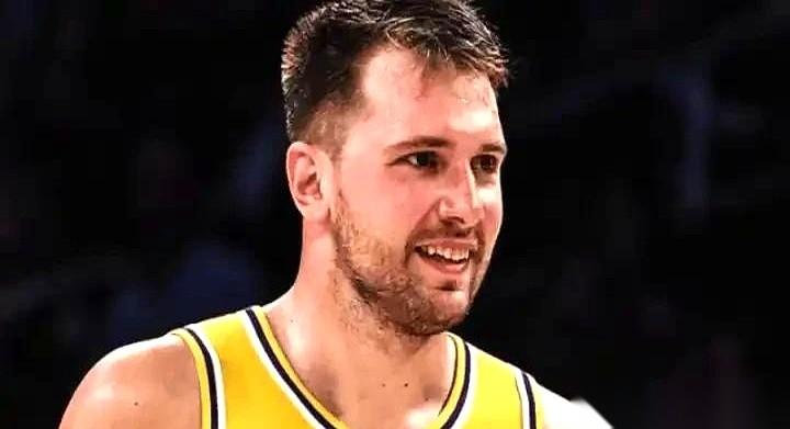 全联盟第一的出手数，换来全联盟第一的场均得分。听着是不是特牛逼？但如果我告诉