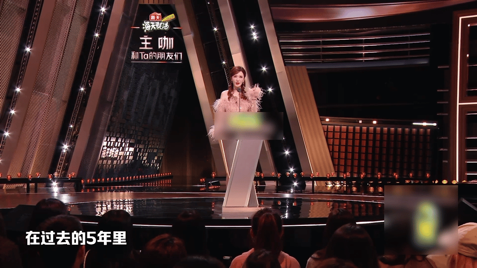 张萌内涵娱乐圈不守信人员主咖和Ta的朋友们张萌自曝欠了一百多个角色不敢坐飞机，