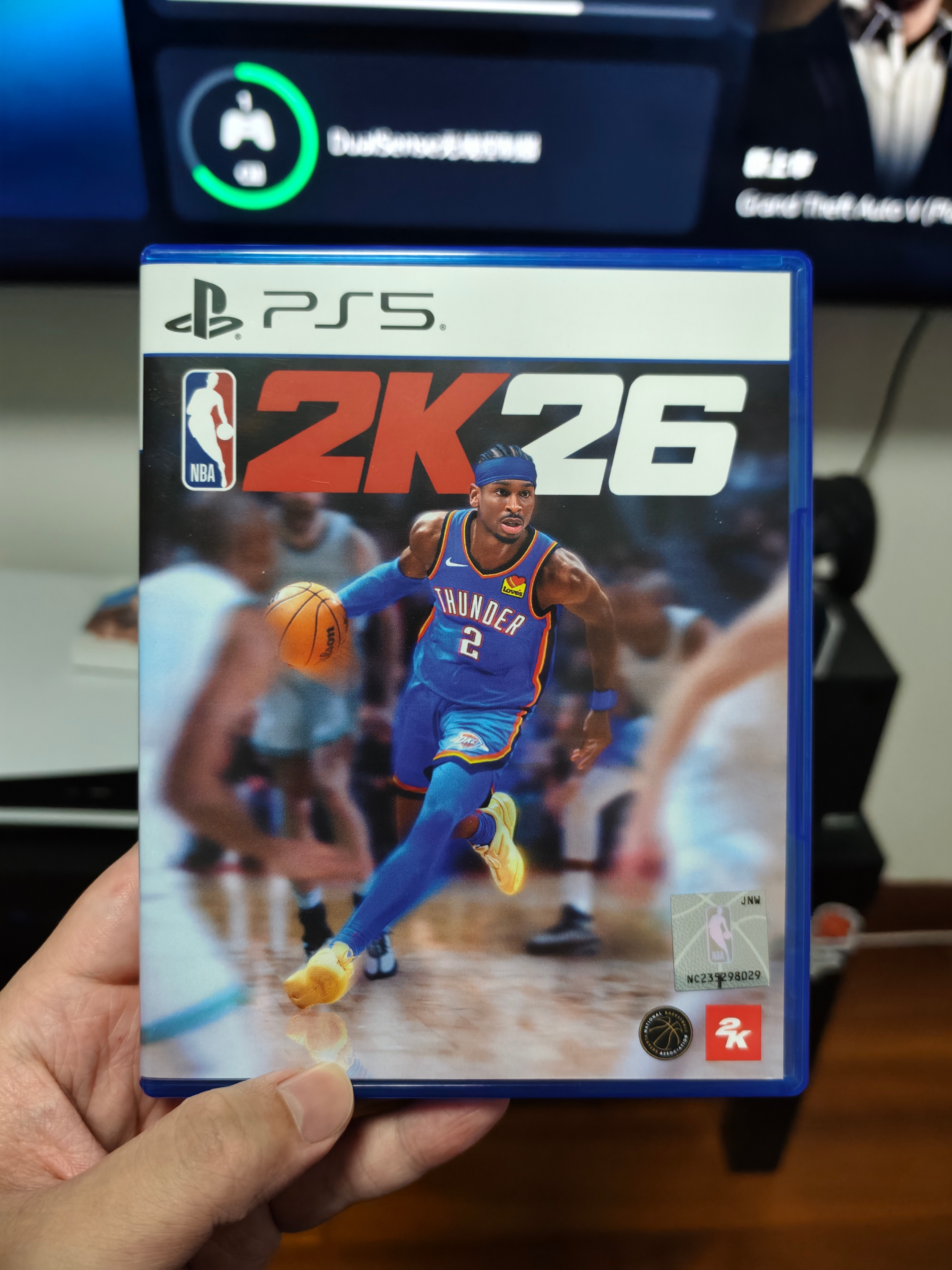 纪念一下，从首发买的PS5到现在第一次插游戏光碟，开通的是PSN，玩了5年