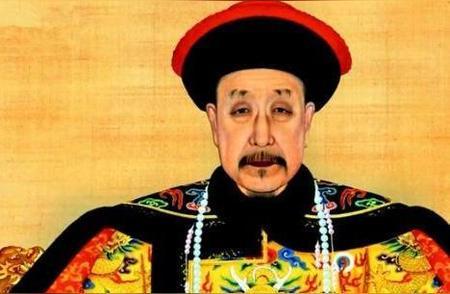 刘邦当皇帝后，为了避免他爹下跪，刘邦想了一招，后世沿用2000年刘邦称帝那年