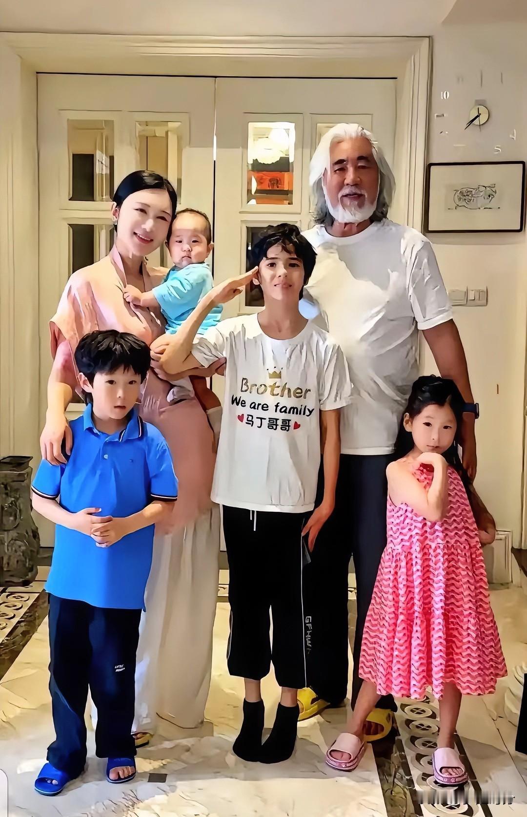 张纪中这下笑不出来了不是娇妻杜星霖嫌弃他了而是生了这么多孩子，却越来越不