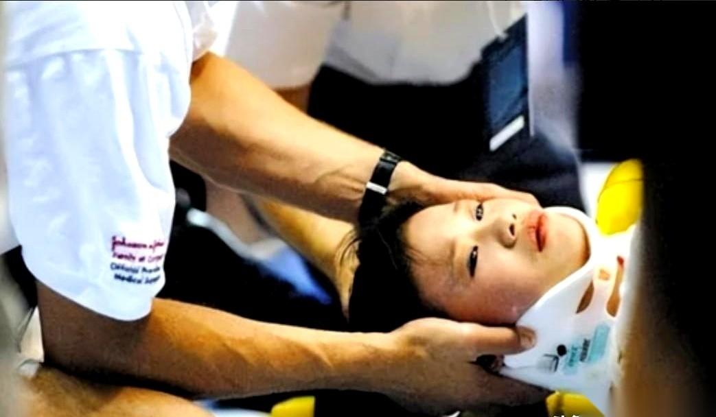 那个叫桑兰的体操女孩，大家为她揪心了整整17年。直到2015年，一段尘封的现场