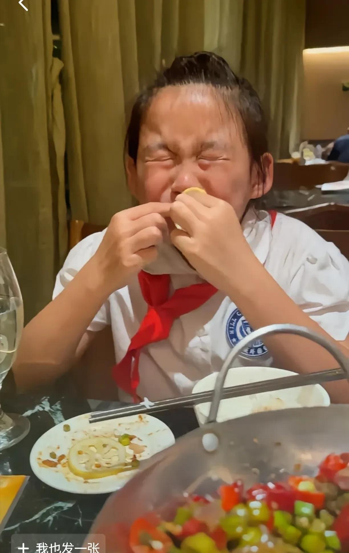 网暴寻亲家庭的背后黑势力浮出水面。谢岳被网暴了那么久终于愿意发视频了。发日常