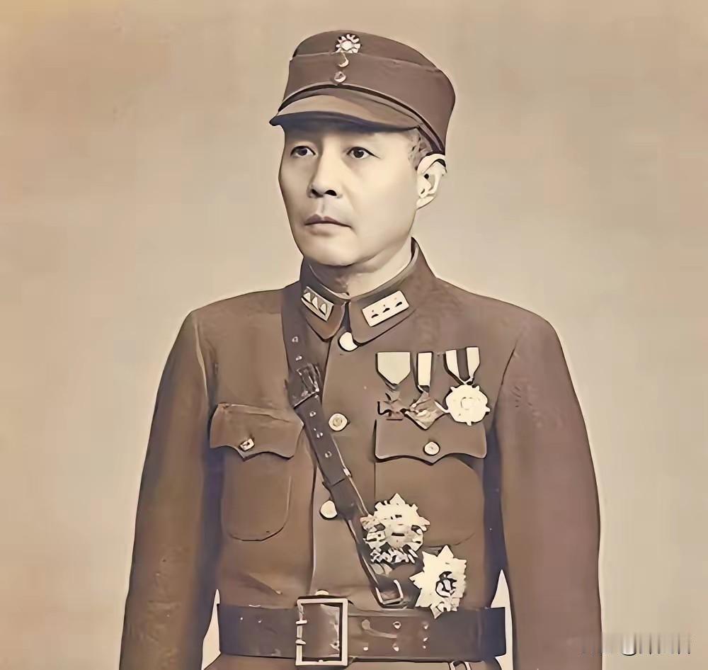 1938年，军统湖北站副站长杨若琛诬告上将钱大钧私吞200桶汽油，钱大钧持枪带人