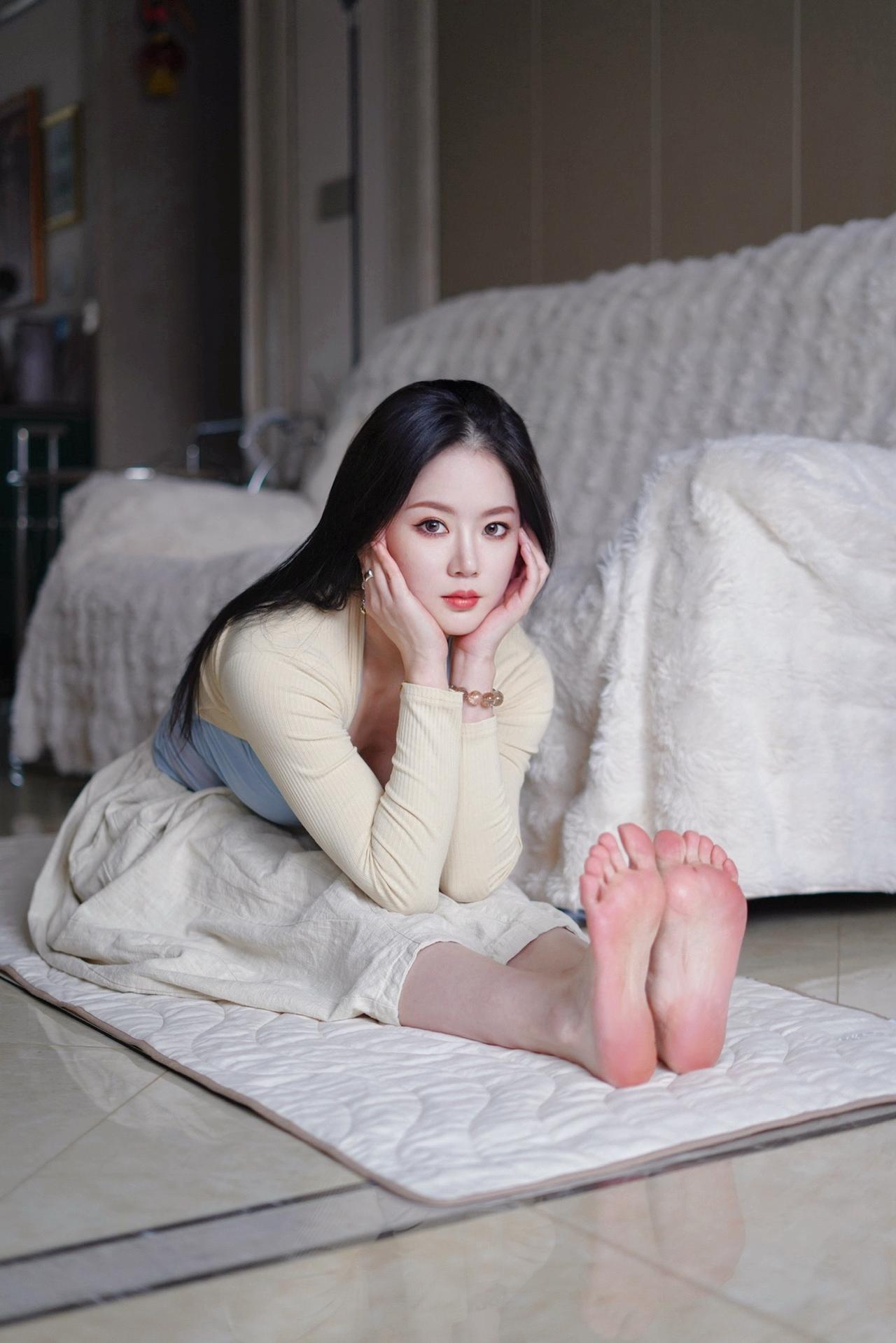 瑜伽瑜伽｜40岁这年走到了年末。瑜伽女孩御姐