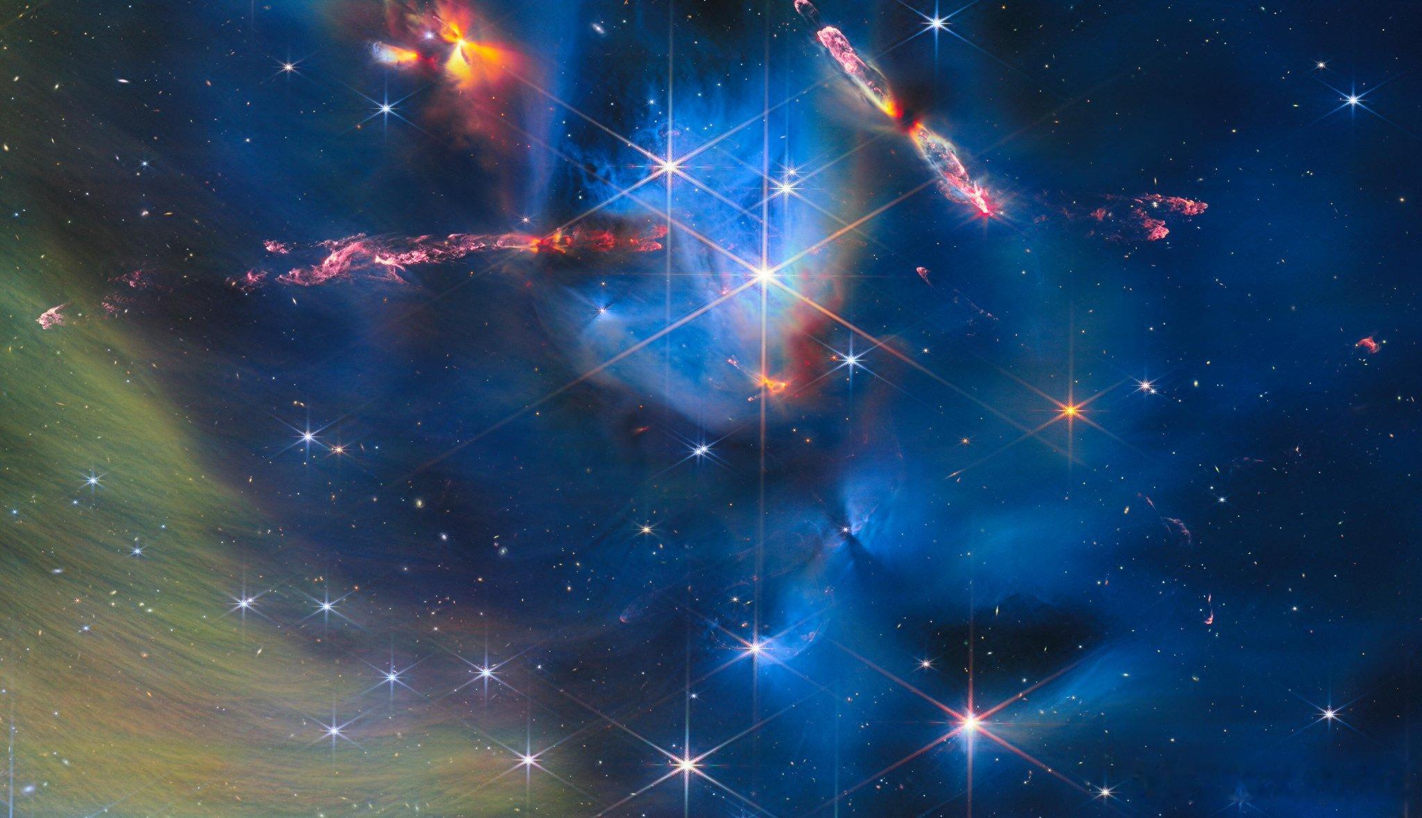 在距离我们仅约1000光年的一处新生恒星摇篮中，恒星形成星团IC348