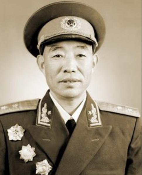 1955年，58军军长孔庆德给自己上报大校军衔，主管授衔的罗荣桓元帅急了：你打掉