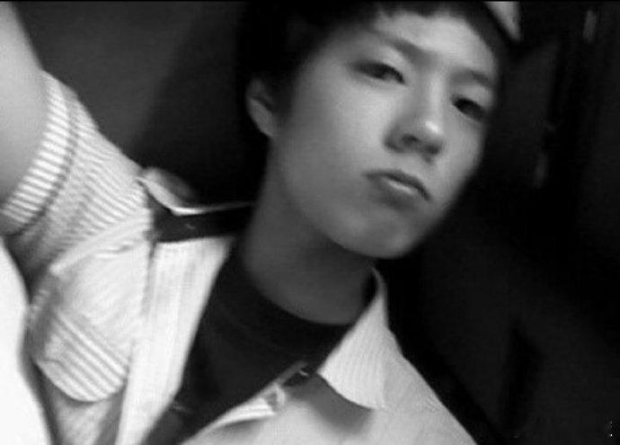 前女友镜头下的朴宝剑近日，有关演员出道前的一组旧照引发关注。经韩国网友考证，