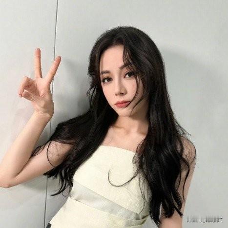 热巴咳了俩月才停活！娱乐圈拼命真能换长久？谁能想到一场感冒能拖俩月？11月