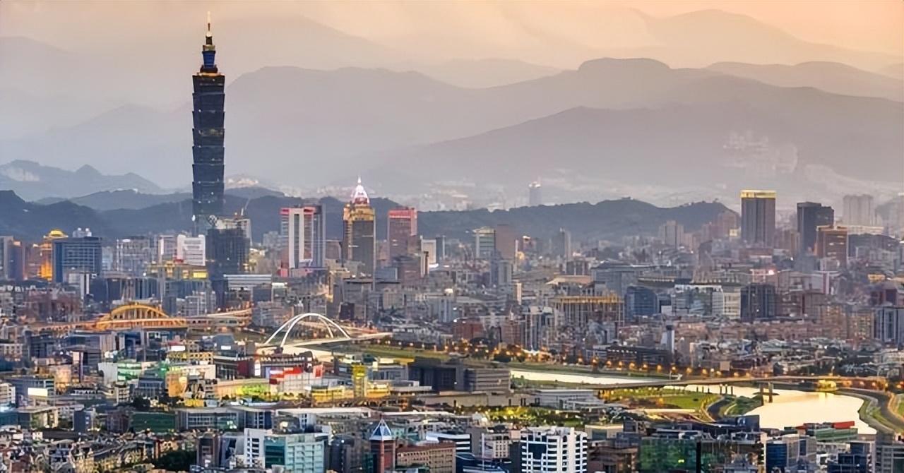 “如果敢打乌克兰，那么我就炸莫斯科，如果中方收复台湾，那么我就炸北京”，特朗普这