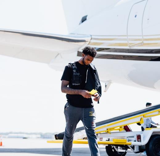 看起来火箭队的伊森非常受欢迎。根据芝加哥公牛队的记者乔·考利报道，公牛队近来一直