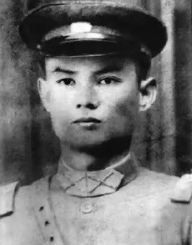 历史知识1927年，叶剑英担任副总指挥，发动广州起义，起义失败后他受中央委派前